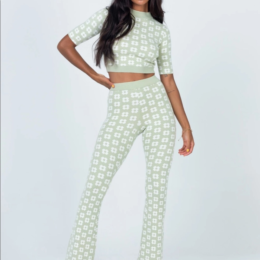 Brand NWT Princes Polly Adora Sage Set